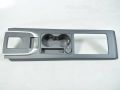 Land Rover Discovery Dekoratiiv ümbris plast (keskkonsoolis)(käigukangi ümbris) Varuosa kood: LR112076 
Kere tüüp: Linnamaastur...