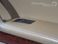 Volkswagen Phaeton Klaasitõstuki lüliti, parem (esim.) Varuosa kood: 3D0959858E
Kere tüüp: Sedaan
Moot...