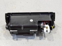 Volkswagen Passat (B7) Tuhatoos & sigaretisüütaja Varuosa kood: 3C0857961H 9B9
Kere tüüp: Univers...