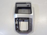 Volkswagen Golf Sportsvan Käigukangi katteplast (puit imit.) Varuosa kood: 517864263A  MHV
Kere tüüp: 5-ust ...
