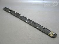 Citroen Berlingo 1996-2010 Esiukse liist, parem Varuosa kood: 9635188677
Kere tüüp: Kaubik