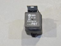 Volkswagen Passat (B7) Esiklaasi soojenduse relee Varuosa kood: 3B0951253
Kere tüüp: Universaal
L...