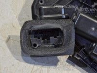 Volkswagen Golf 6 Esiukse lukk, parem Varuosa kood: 5K1837016E
Kere tüüp: Kabriolett