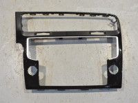 Volkswagen Golf 7 Armatuurlaua dekoratiiv liist Varuosa kood: 5G1819743A
Kere tüüp: 5-ust luukp...
