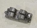 Mazda 6 (GG / GY) Klaasitõstuki lüliti, vasak (esim.) Varuosa kood: GJ6A-66-350A
Kere tüüp: 5-ust luu...