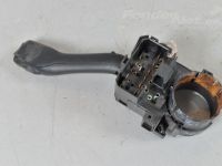 Audi A6 (C5) Esitulede / Suunatulede / püsikiiruse lüliti Varuosa kood: 8L0953513J  01C
Kere tüüp: Univer...
