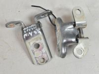 Toyota Corolla Verso Tagaukse hing, vasak (alum.) Varuosa kood: 68760-0F010
Kere tüüp: Mahtuniver...